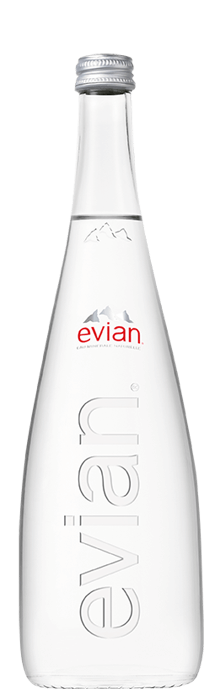 Evian lance une nouvelle bouteille pour viser le marché du « verre d'eau »